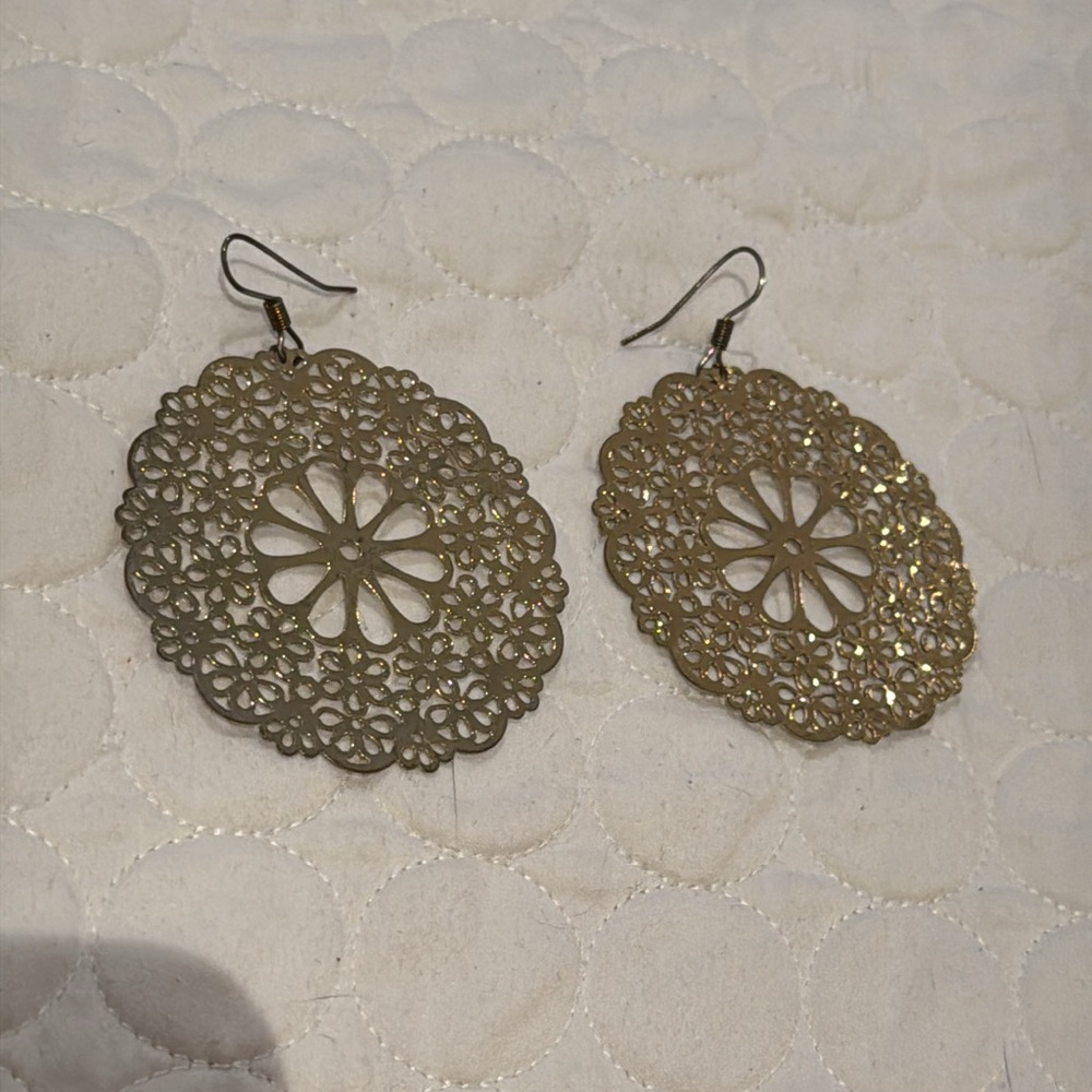 Women one size Gold color cutout earrings circle shape boho look